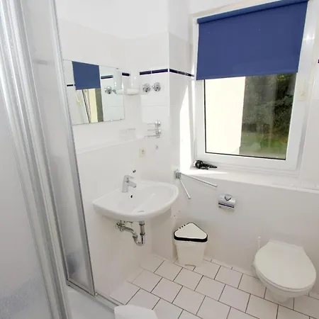 Hotel F-1010 Strandhaus Moenchgut Bed&breakfast Dz 26 Garten, Strandnah, Inkl Fruehstueck *